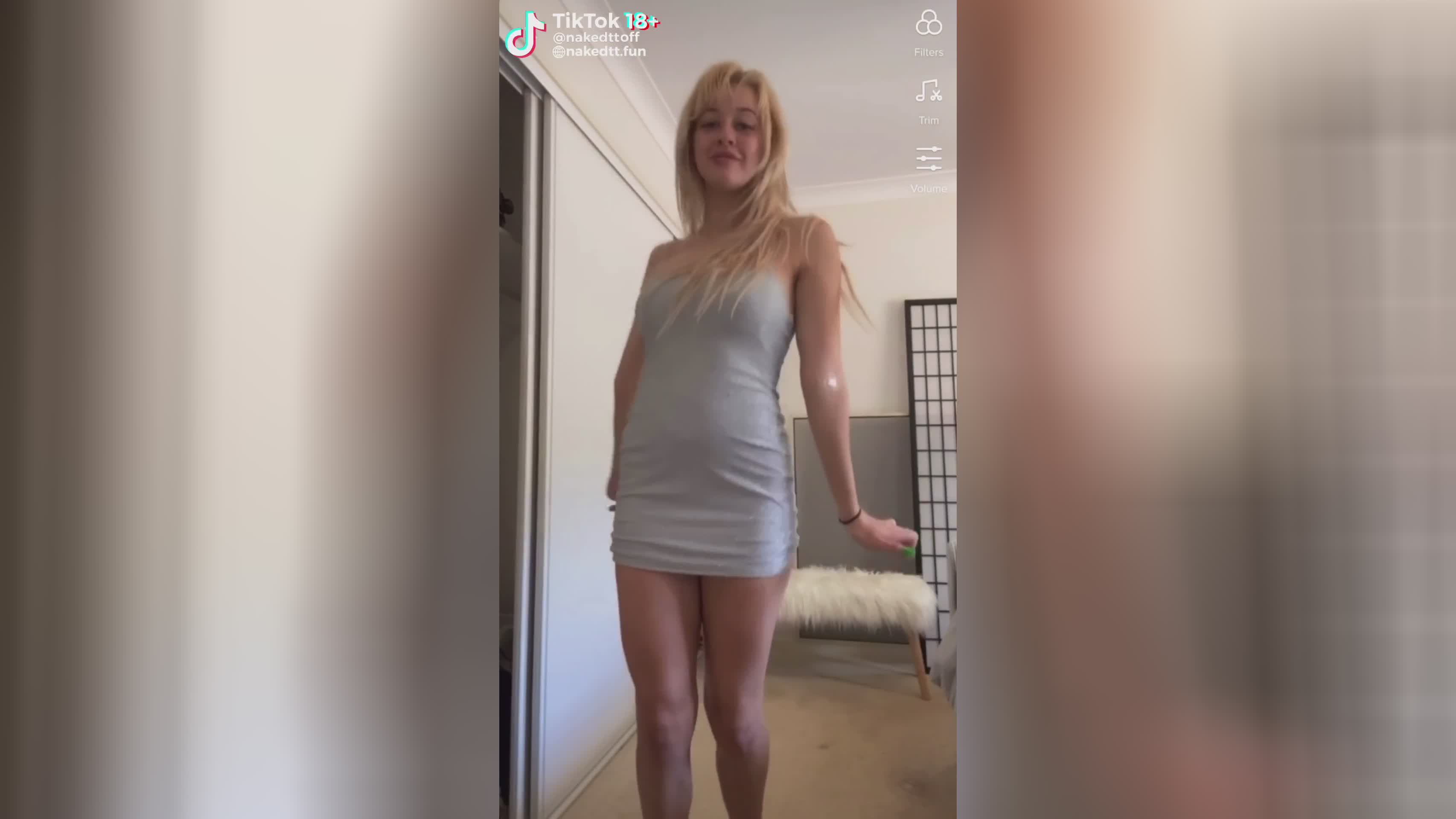 Blonde Italian teenager TikTok - My Heart Went Oops Challenge - Videos image