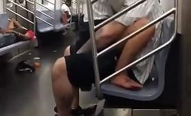 วัยรุ่นหัวร้อนโดนเย็ดบนรถไฟโดยพ่อ
