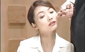 Eiaculazione facciale asiatica durante l'intervista - video porno amatoriale ninfomane asiatiche