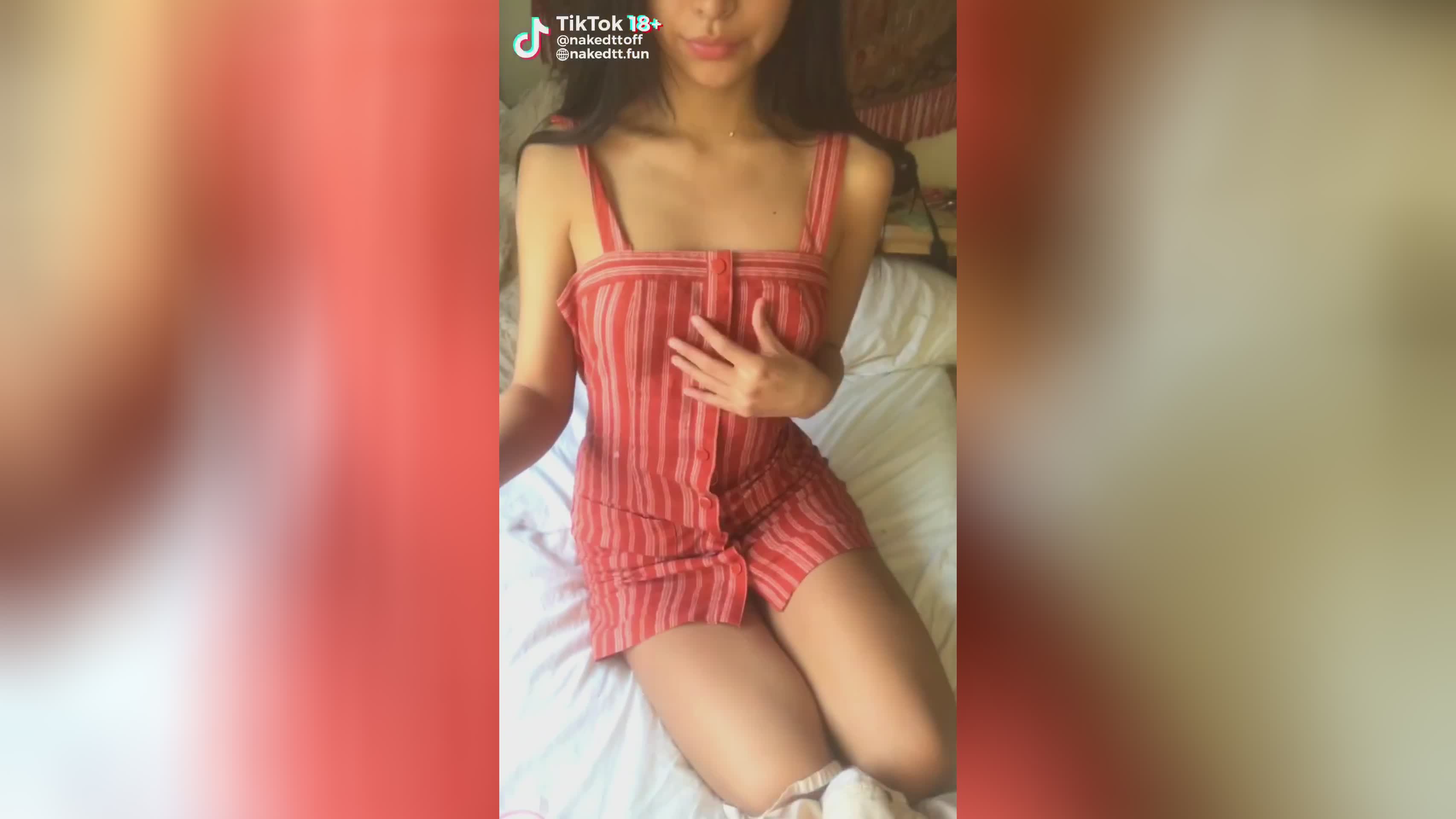 Dressing off kindly - Tik Tok (Italian small tits slut wants sex) - Videos 